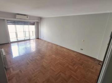 Departamento · 128m² · 4 Ambientes · 1 Cochera · Venta Piso de 4 Ambientes C/dependencia, Avellaneda, Balcon, Espacio Guardacoche, Apto Credito