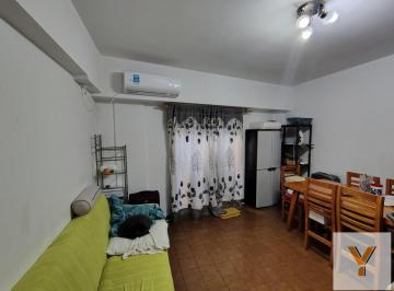 Departamento · 85m² · 3 Ambientes · Departamento en Alquiler - 2 Dorm. 1 Baño - 95 m - Chacarita