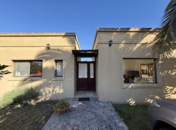 Casa · 130m² · 3 Dormitorios · 3 Cocheras · Casa en Acacias Blancas