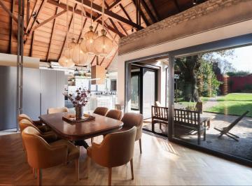 Casa · 220m² · 5 Ambientes · 3 Cocheras · Venta Exclusiva Casa Florida Doble Lote Pileta