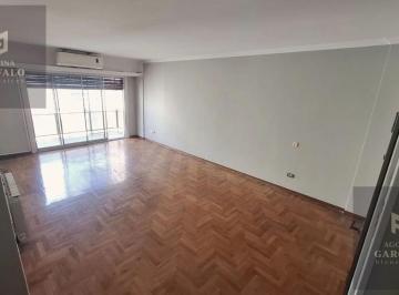 Departamento · 128m² · 4 Ambientes · 1 Cochera · Venta Piso Completo de 4 Ambientes, Balcon Corrido Al Frente, Espacio Guardacoche, Apto Crédito