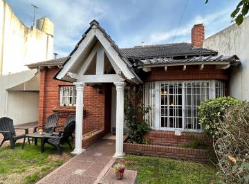 CMR-CMR-84_2 · Chalet 4 Amb Moderno en San Justo Centro