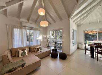 Casa · 100m² · 3 Ambientes · 2 Cocheras · Casa en Venta 3 Ambientes en Haras Maria Elena