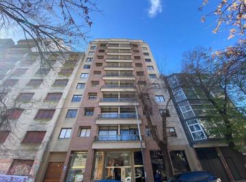 JYB-JYB-2432_2 · Deaprtamento de 2 Dorm. con Cochera en 9 44 y 45.