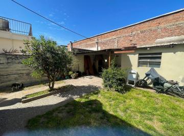 Casa · 120m² · 3 Ambientes · 2 Cocheras · Casa en Venta en Villa Adelina 3 Ambientes