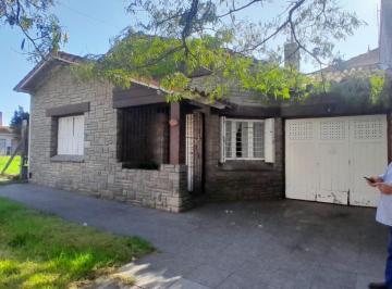Casa · 130m² · 2 Ambientes · Chalet Mas Lote Lindero en Zona Punta Mogotes