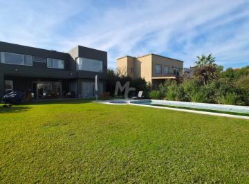 Casa · 330m² · 7 Ambientes · 2 Cocheras · Casa a La Laguna en Alquiler en San Francisco