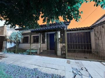 Casa · 218m² · 4 Ambientes · 1 Cochera · Chalet 4 Amb Jardín y Quincho en Temperley Este