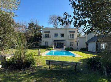 Casa · 272m² · 5 Ambientes · 1 Cochera · Casa en Venta en Bella Vista, Barrio El Lago