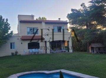 Casa de 6 ambientes, Chacras de Coria · Vendo Casa en Barrio Las Candelas I, en Chacras de Coria