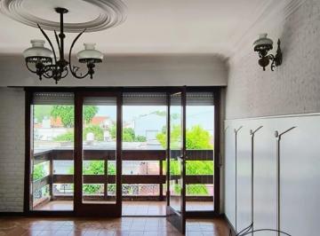 Casa · 121m² · 3 Ambientes · Excelente PH Tipo Chalet en Planta Alta. Venta