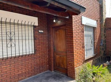 Casa · 130m² · 3 Ambientes · Casa en Venta en Pilar Sobre La Calle Guido