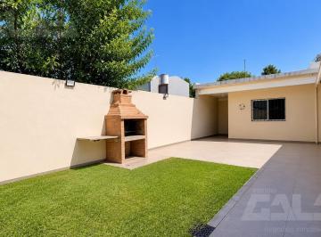 Casa · 250m² · 5 Ambientes · 3 Cocheras · Casa | 5 Ambientes | Quincho | Depto Independiente | Cochera Doble | Ituzaingó Norte