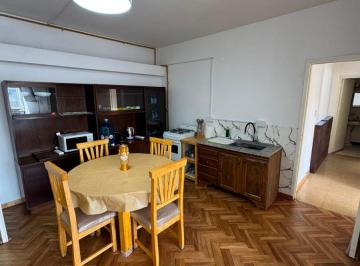 Departamento de 4 ambientes, Córdoba · Completamente Refaccionado Dpto Amoblado en Pleno Centro!