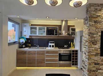 Departamento · 61m² · 3 Ambientes · 1 Cochera · Departamento Venta La Calabria Tres Ambientes Cochera