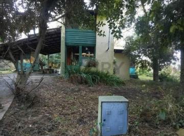 Casa · 74m² · 3 Ambientes · 1 Cochera · Casa en Venta 3 Ambientes con Amplio Parque y Parrilla. Sierra de Los Padres