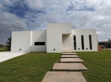 Casa · 183m² · 5 Ambientes · Casa en Venta en Laguna Grande, Villanueva, Tigre
