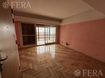 Departamento · 101m² · 4 Ambientes · 1 Cochera · Alquiler de Departamento 4 Ambientes con Terraza y Cochera en Flores