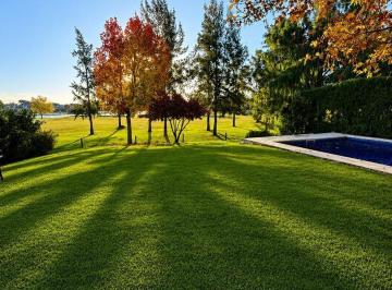 Casa · 200m² · 5 Ambientes · Casa en Venta en San Isidro Labrador, Villanueva, Tigre
