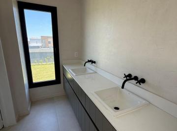 Casa · 223m² · 5 Ambientes · Casa en Venta en Santa Ana, Villanueva, Tigre
