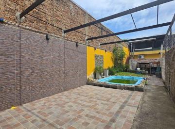 PH · 54m² · 3 Ambientes · Venta PH 3 Amb Apto Crédito Oportunidad Bernal!