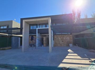 PH · 140m² · 5 Ambientes · 2 Cocheras · Alquiler Duplex Barrio Privado Lujan de Cuyo