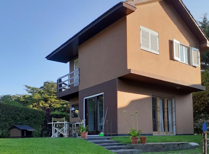 Casa · 112m² · 5 Ambientes · 2 Cocheras