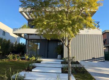 Casa · 500m² · 3 Dormitorios · 3 Cocheras · Casa en Venta a Estrenar en Los Castaños Nordelta
