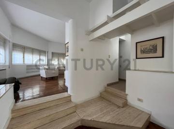 Casa · 4 Ambientes · Casa en Alquiler de 2 Dorm. - La Plata Centro - Plaza Moreno - Amoblada