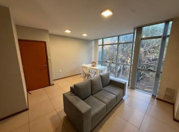Departamento · 75m² · 4 Ambientes · 1 Cochera · Semipiso Amoblado con Cochera en Alquiler Sobre Bv