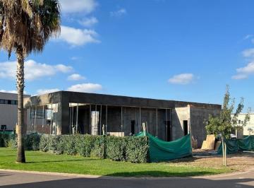 Casa · 257m² · 6 Ambientes · 2 Cocheras · Lote en Venta Barrio Privado Ciro de Vieytes, Central 500 m², Maipú, Mendoza