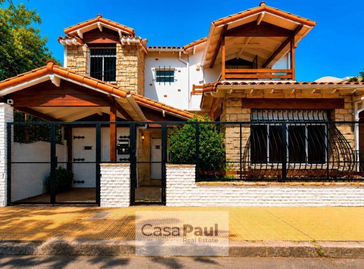 Casa en alquiler en Vicente Lopez · 5 ambientes