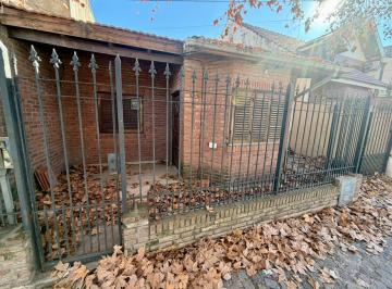 Casa · 146m² · 4 Ambientes · 1 Cochera · Alquiler Casa 4 Amb en Temperley