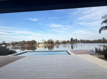 Casa · 261m² · 6 Ambientes · Casa en Venta en Canal Barrio Nautico, Villanueva, Tigre