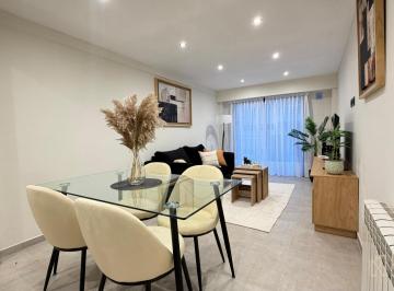 Departamento · 57m² · 3 Ambientes · 3 Amb a La Calle con Balcón - Plaza Mitre