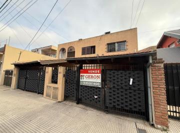 Casa · 110m² · 4 Ambientes · 2 Cocheras · Duplex 4 Ambientes C/ Pileta - Frente a Plaza San Cayetano