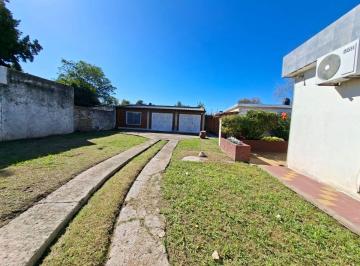 Casa de 5 ambientes, Almirante Brown · Casa Sobre Dos Lotes!