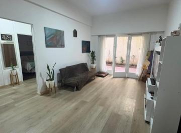 Departamento · 72m² · 3 Ambientes · 3 Ambientes con 2 Patios, Reciclado, Zona Plaza Mitre