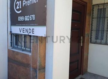 acceso · Venta Casa Buceo 1 Dormitorio con Garage y Parrillero