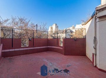 Casa · 196m² · 9 Ambientes · Casa - Venta - Colegiales - 4 Dorm. - Terraza - a Refaccionar
