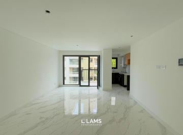 Departamento · 72m² · 3 Ambientes · Semipiso en Venta 3 Ambientes con Balcón Al Frente - Plaza Mitre
