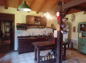 Casa · 120m² · 4 Ambientes · 2 Cocheras · Casa Lote 800 m² 3 Dorm. Quincho Jardin