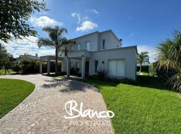 Casa · 235m² · 5 Ambientes · 2 Cocheras · Casa en Venta en Haras Santa Maria, Escobar, G. B. a. Zona Norte