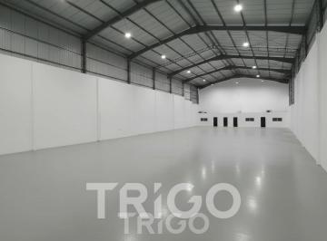 Bodega-Galpón · 700m² · 2 Ambientes · 4 Cocheras · Galpón en Venta a Estrenar en Jose Ingenieros Autopista Acceso Oeste y General Paz
