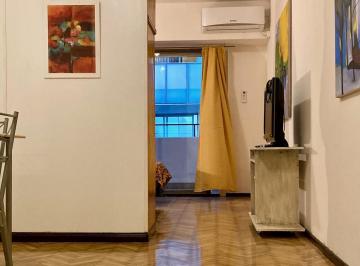 Departamento · 30m² · 1 Ambiente · Monoambiente Amoblado con Balcón en Alquiler Temporario en Balvanera
