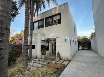 Casa · 150m² · 4 Ambientes · 2 Cocheras · Casa 4 Ambientes Minimalista en Parque Leloir