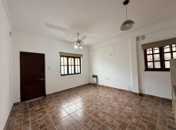 Casa · 42m² · 2 Ambientes · Alquiler Departamento 1 Dormitorio | Uruguay 2700