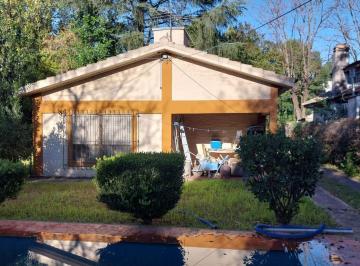 Casa de 2 ambientes, Ituzaingó · Chalet de 2 Ambientes, con Piscina y Quincho. Apto Crédito. Sobre 2 Lotes