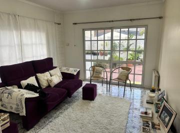 Casa · 229m² · 6 Ambientes · Casa 6 Amb en Venta con Pileta Lomas de Zamora