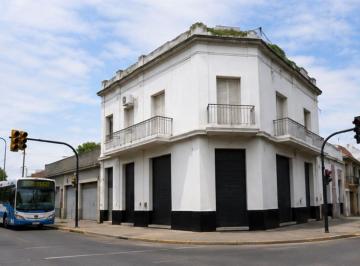 Local comercial · 67m² · Amplio Local Comercial en Esquina con Sótano | Calle 38 y 120 – La Plata